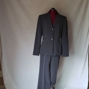 Tahari Arthur S. Levine suit